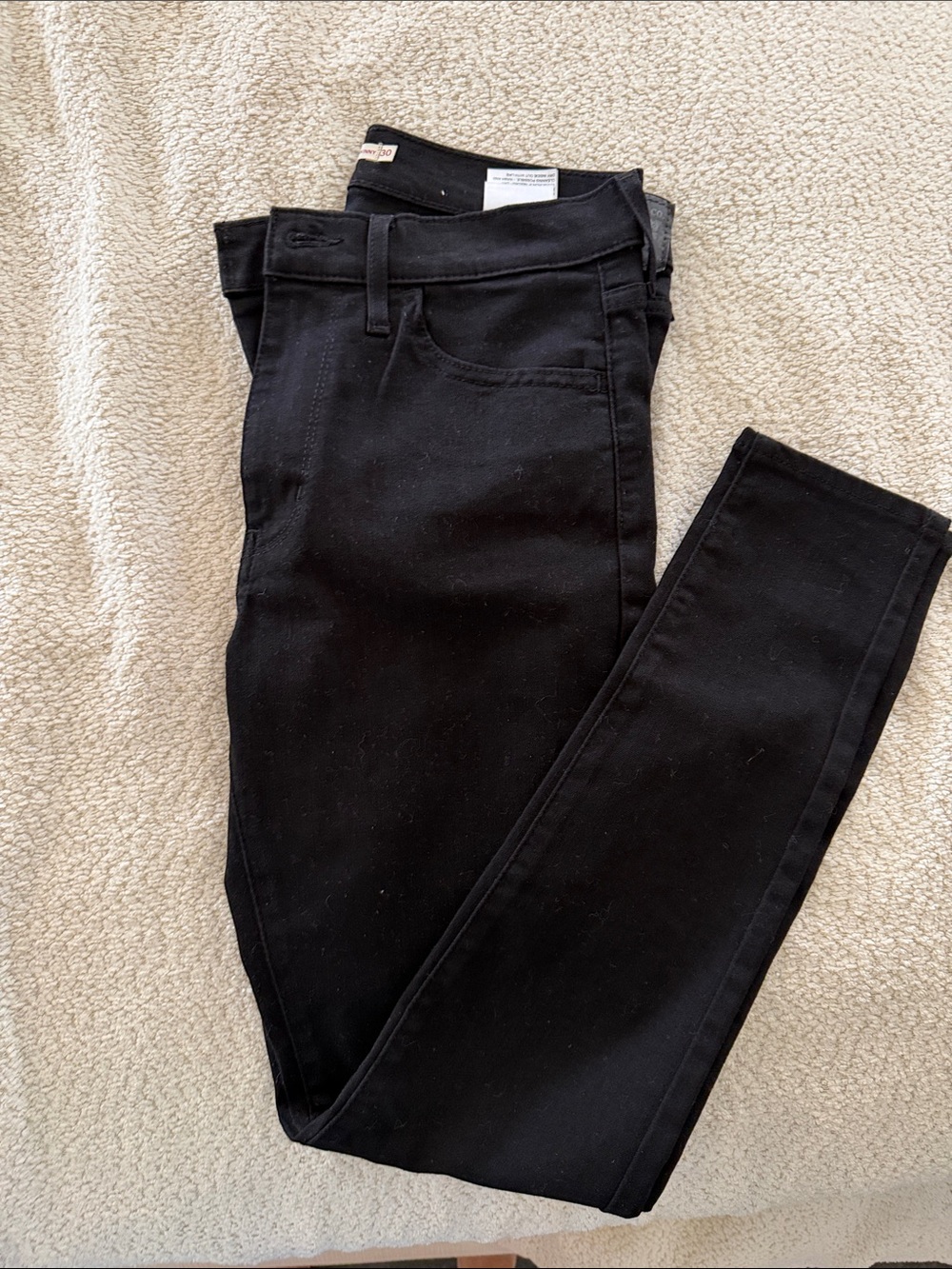 Levi's Black Women's Skinny Jeans - Sleek High-Rise